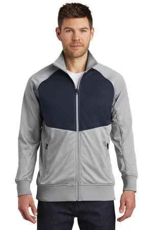 DISCONTINUED The North Face  Tech Full-Zip Fleece Jacket. NF0A3SEW